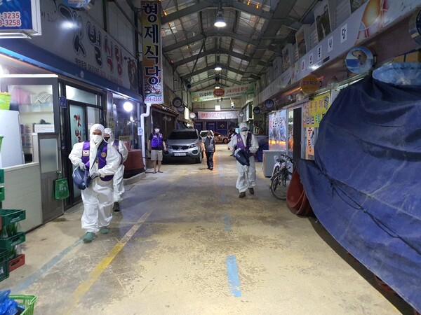 부안 부안읍·부안서해로타리클럽·부안읍이장단협의회 코로나19 예방 합동 방역활동 실시