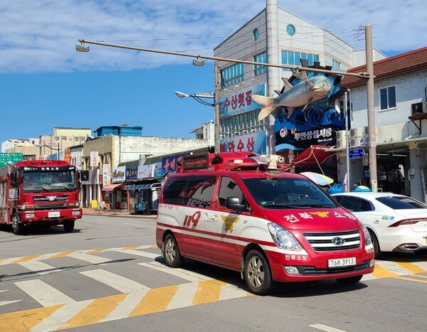 부안소방서 ‘소방차 길터주기’ 훈련 실시