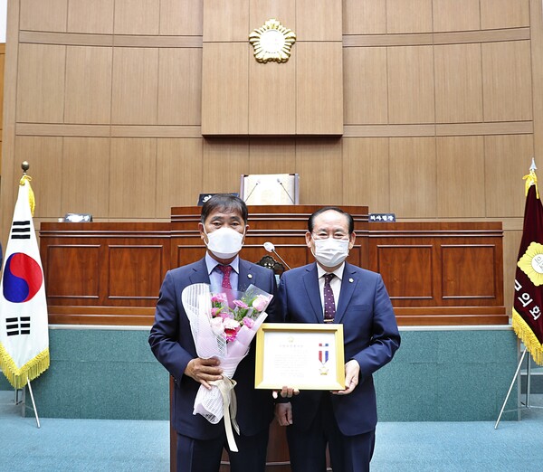 이한수 부안군의원, 지방의정봉사상 수상