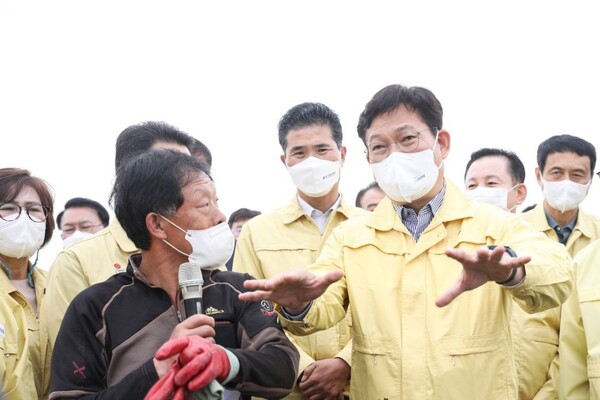 이원택의원, 송영길 당대표와 전북 벼 병해충 피해현장 방문!