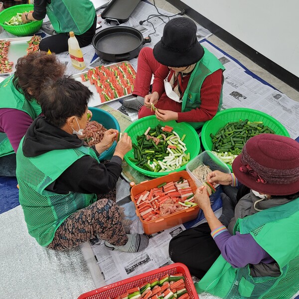 부안 줄포면 새마을부녀회, 사랑의 밑반찬 전달