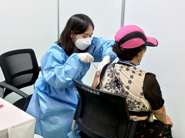 부안군, 코로나19 백신 추가접종 사전예약 독려