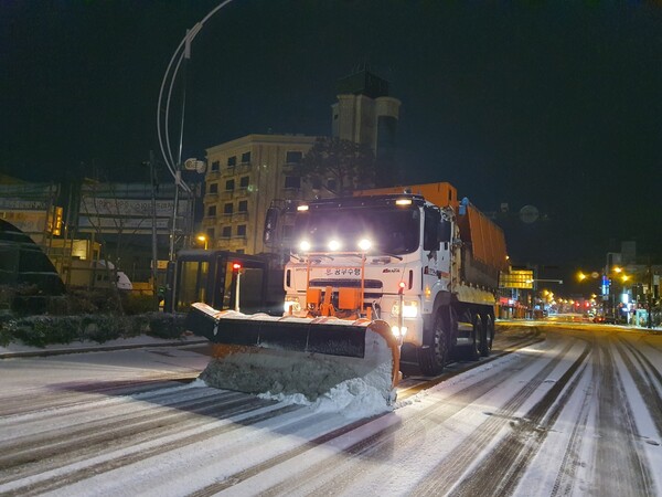 부안군 발 빠른 제설작업 주민들 환영