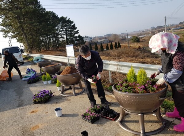 부안 보안면, 봄맞이 하천하구 정화활동 벌여