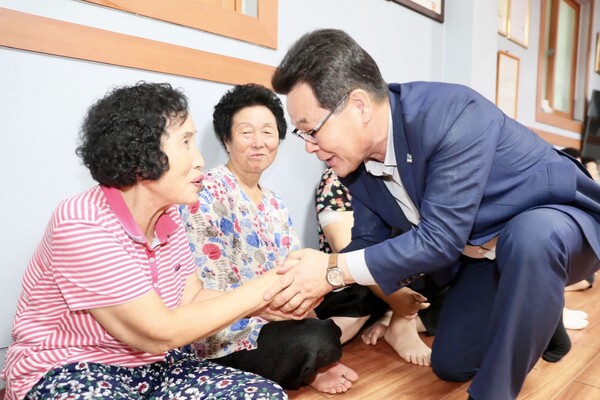 권익현 예비후보, 노인 무릎 인공관절 수술비 지원 발표