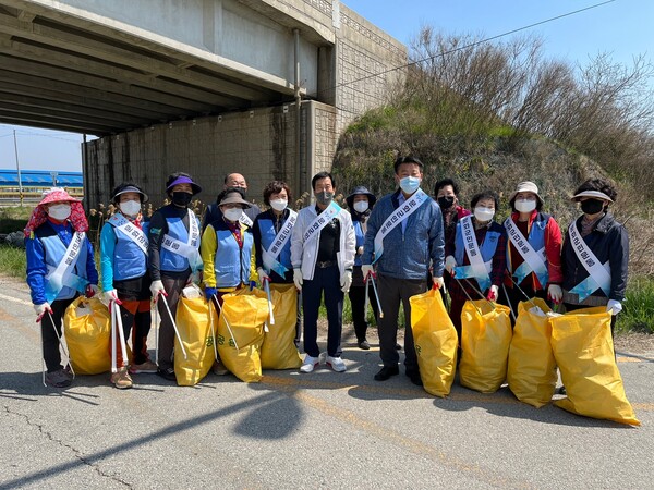 행안면 어머니포순이회, 일상회복 맞이 환경정화 활동 전개