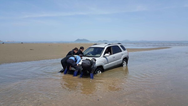 부안해경 식도 응급환자 및 침수차량 긴급 구조