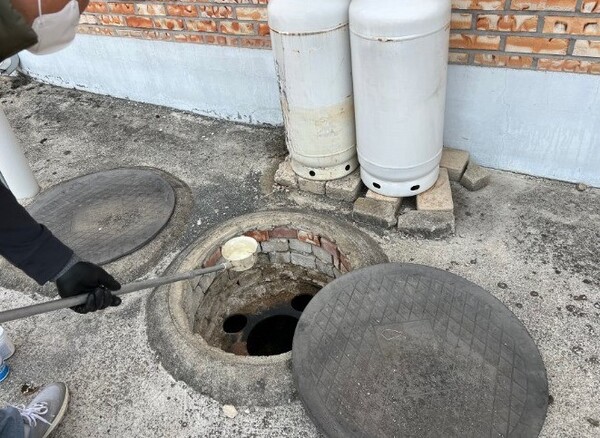 부안군보건소, 동절기 모기유충 방역소독 실시