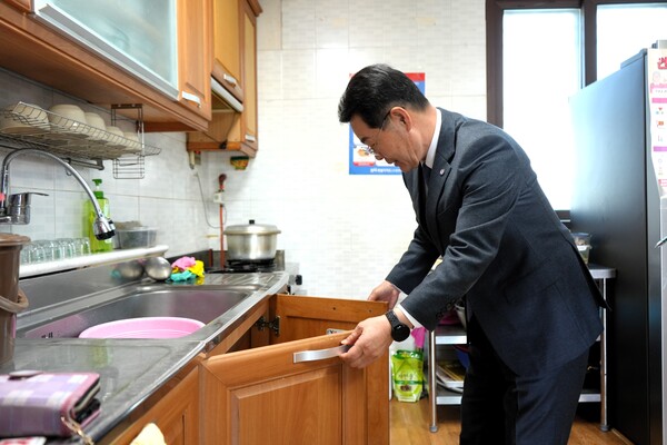 권익현 부안군수, 경로당 현장 행정 강화