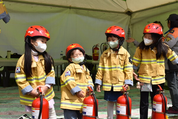 부안소방서, 개암동 벚꽃축제 119소방안전체험장으로 놀러오세요!
