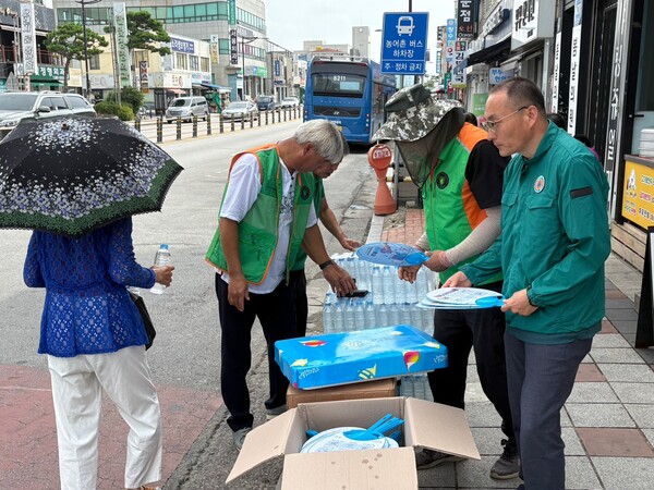 부안군-자율방재단, 폭염 대응 캠페인 전개