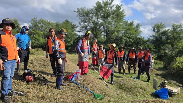 행안면 의용소방대, 추석맞이 공동묘지 벌초 작업 구슬땀