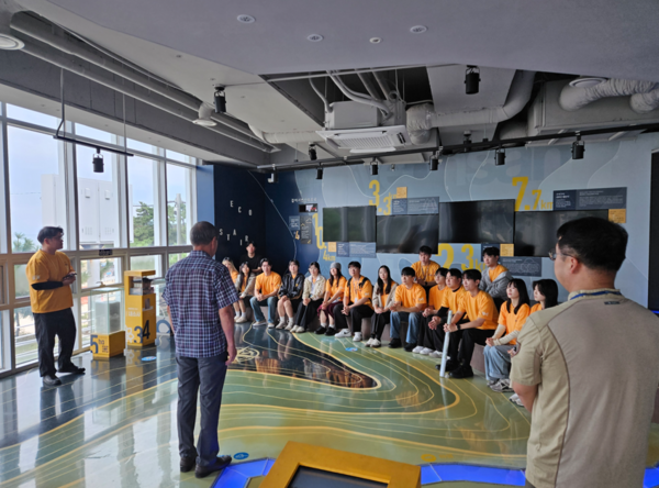 대학생 자원봉사 서포터즈 ‘하이파이브’, 부안군 쓰담걷기 탄소중립 실천